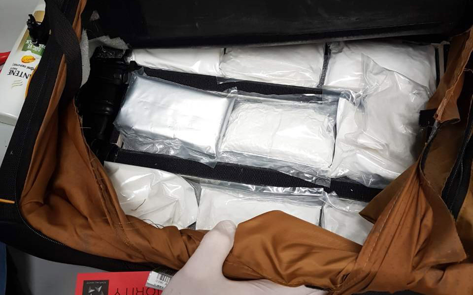 Dutch national arrested for smuggling cocaine into Greece