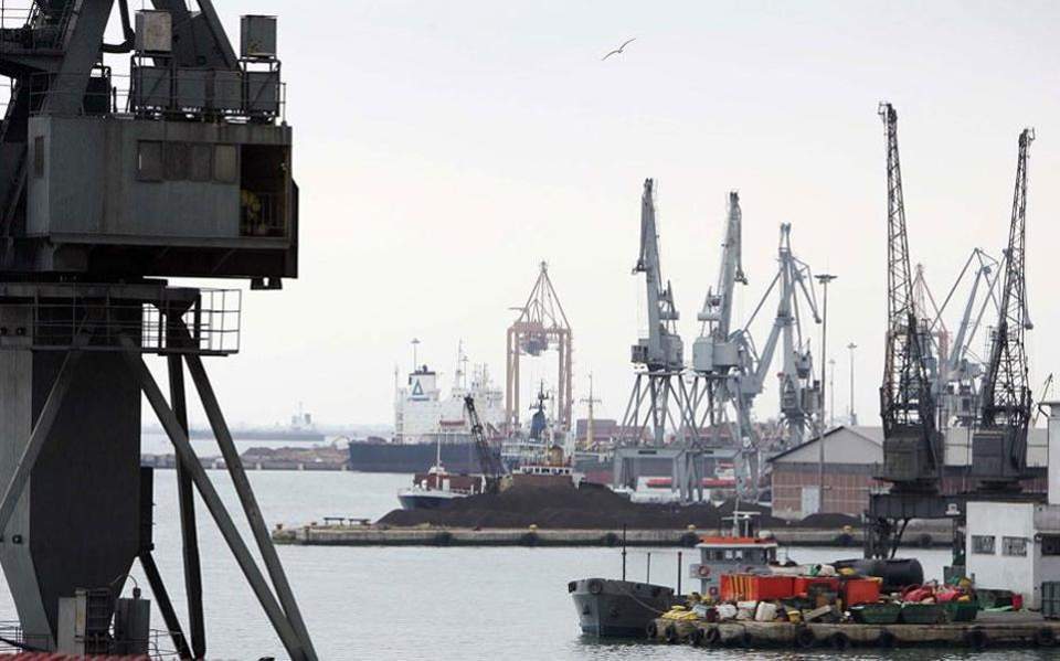 Seven bidders for Thessaloniki port pier extension project
