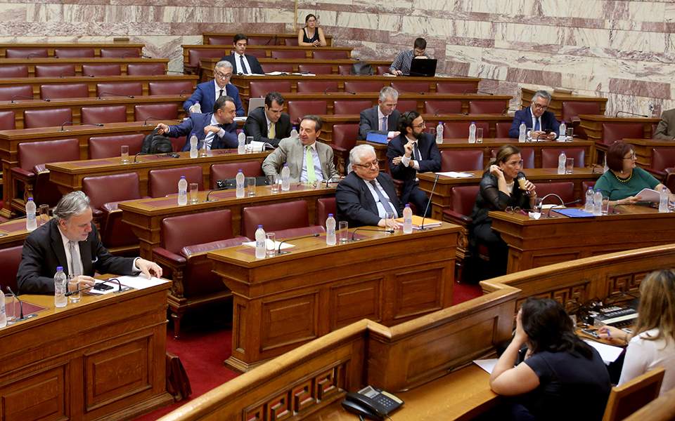 Government, main opposition spar over church-state relations in constitutional debate