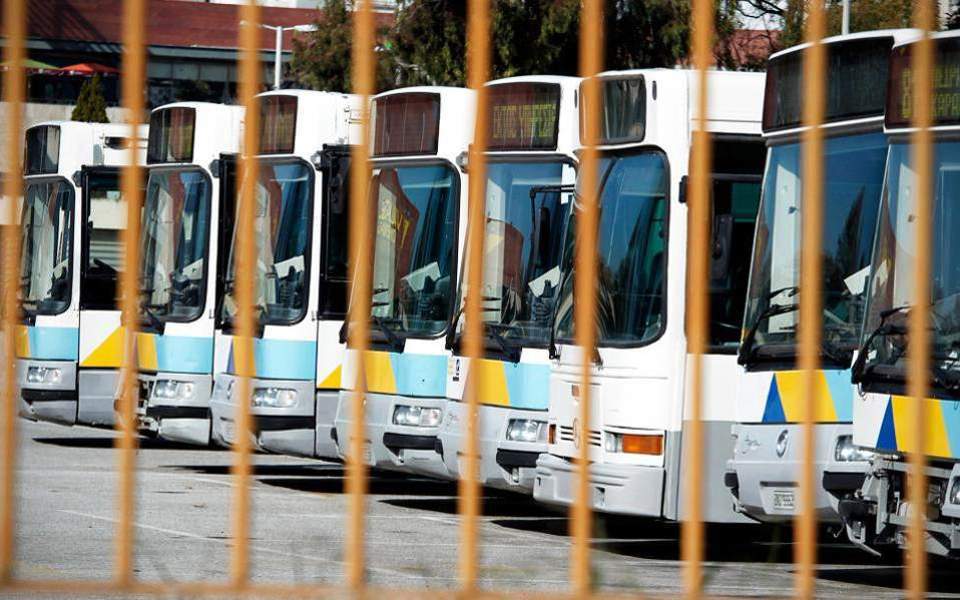 Greek capital without buses or trolley buses; stoppages on metro, ISAP