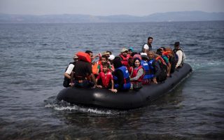 Fewer refugees land in Europe in November, says UN
