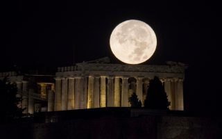 Supermoon lights up the Parthenon