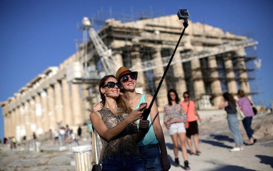 Britons feel very welcome in Greece, survey shows