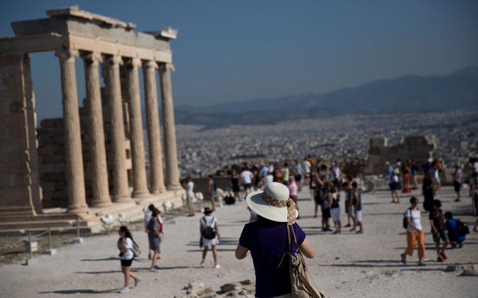 Greece travel bookings from Germany down 39 percent, Amadeus says