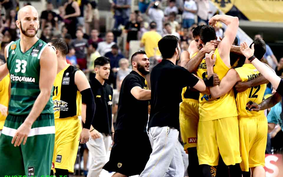 Zisis leads AEK to its fifth Greek Cup in basketball 