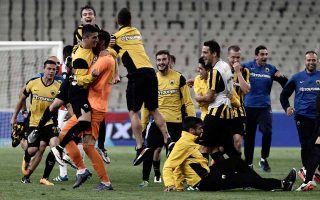 AEK stuns favorite Olympiakos to win the Greek Cup