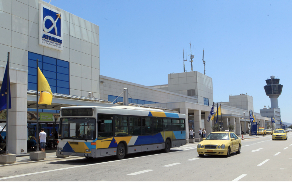 Passengers continue to increase at Greek airports