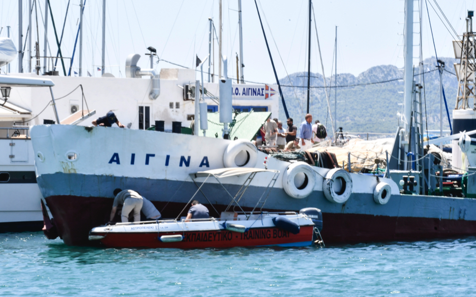 Probe into Aegina boat crash that killed two brothers