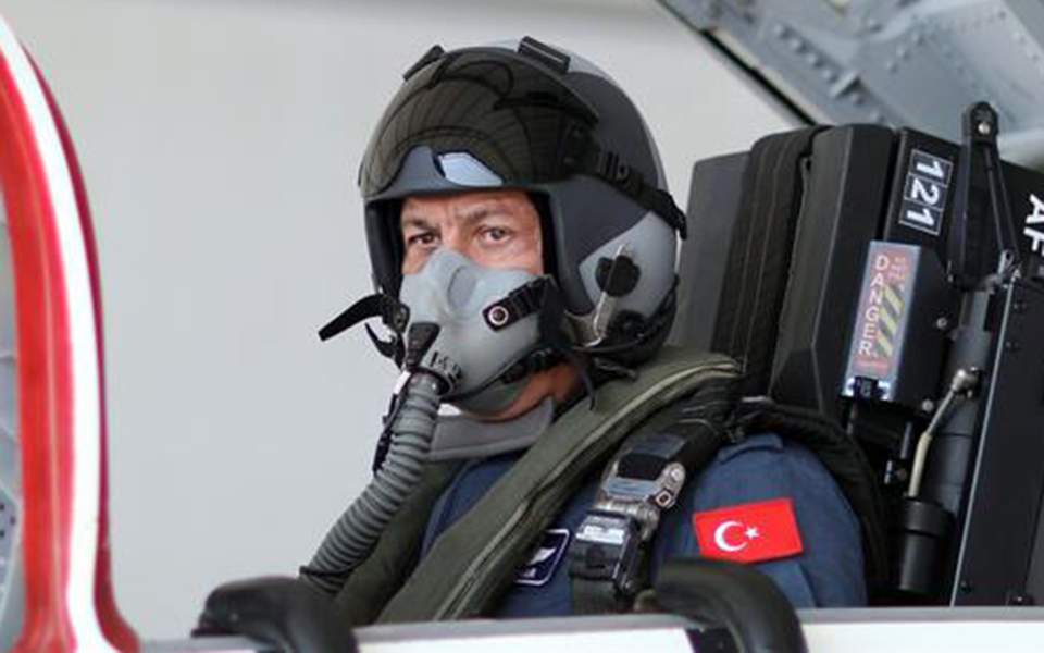 Turkish defense minister flies over Aegean in training jet