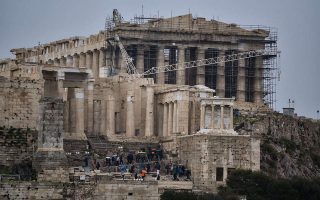 Acropolis closed again after storm warning