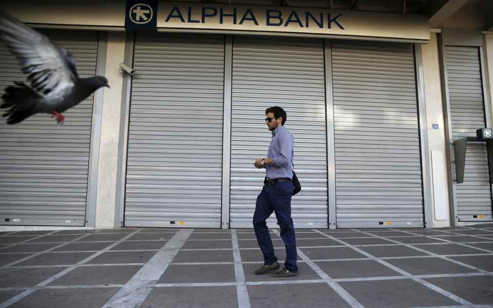 Island mayors protest Alpha Bank closures