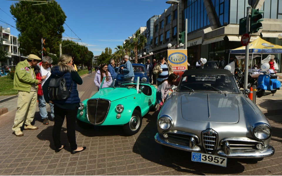 Vintage cars attract fans to Athens exhibition