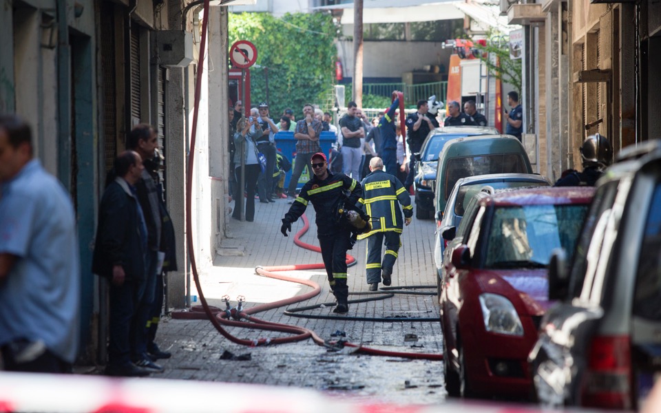 Five rescued from burning apartment in Thessaloniki