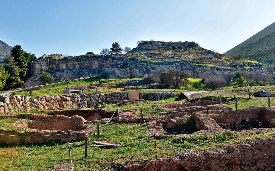 Archaeological site guards on strike