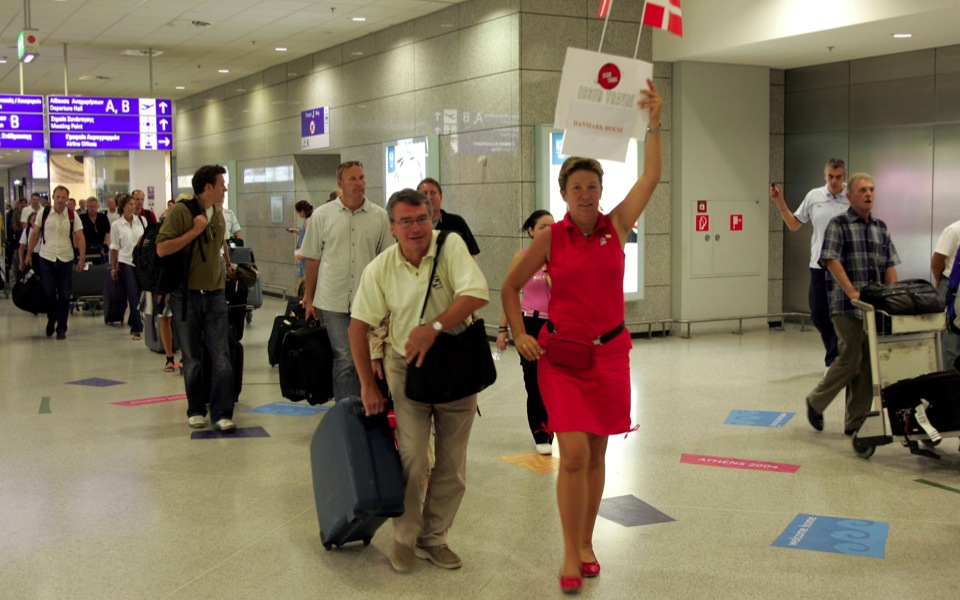 Air arrivals decline at destinations on the migration route