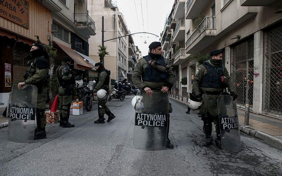 Dozens remanded, one arrested in crackdown on Exarchia squats