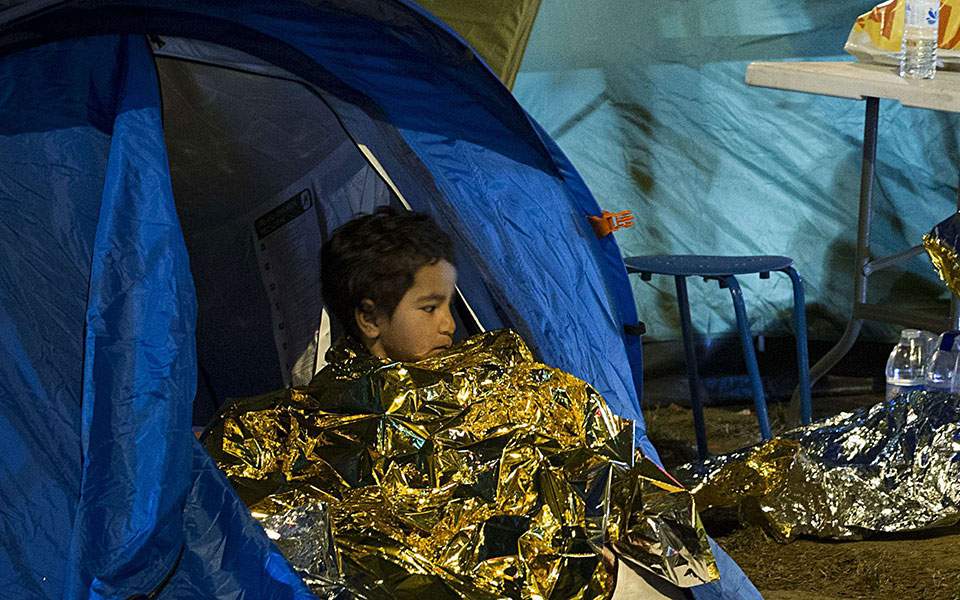Almost 5,500 unaccompanied refugee children live in Greece, data shows