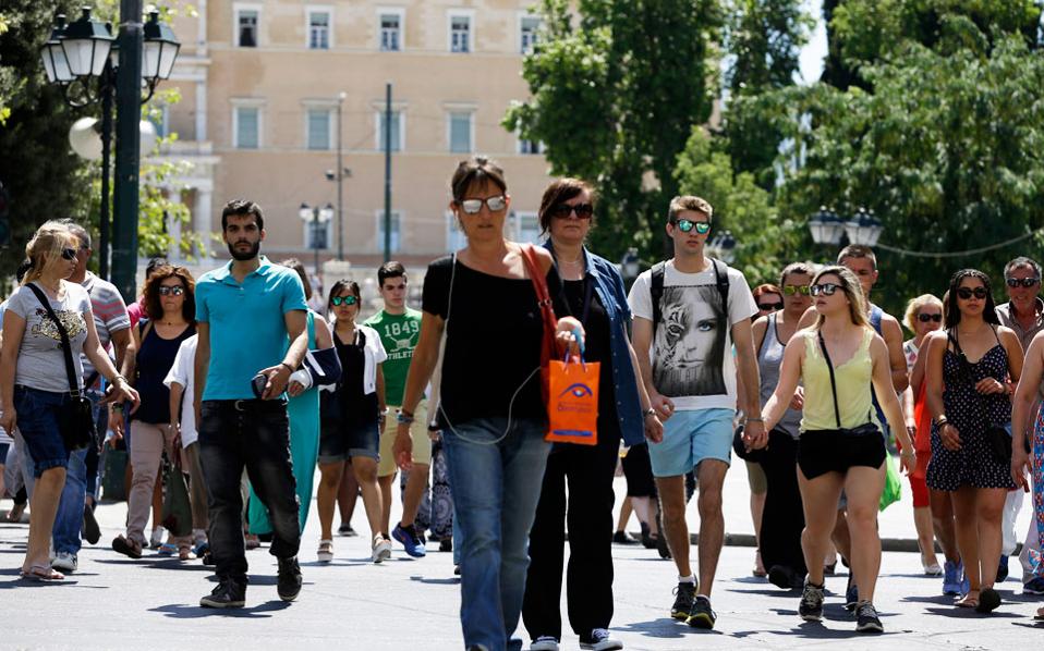 Greeks warned of heat wave on Monday and Tuesday