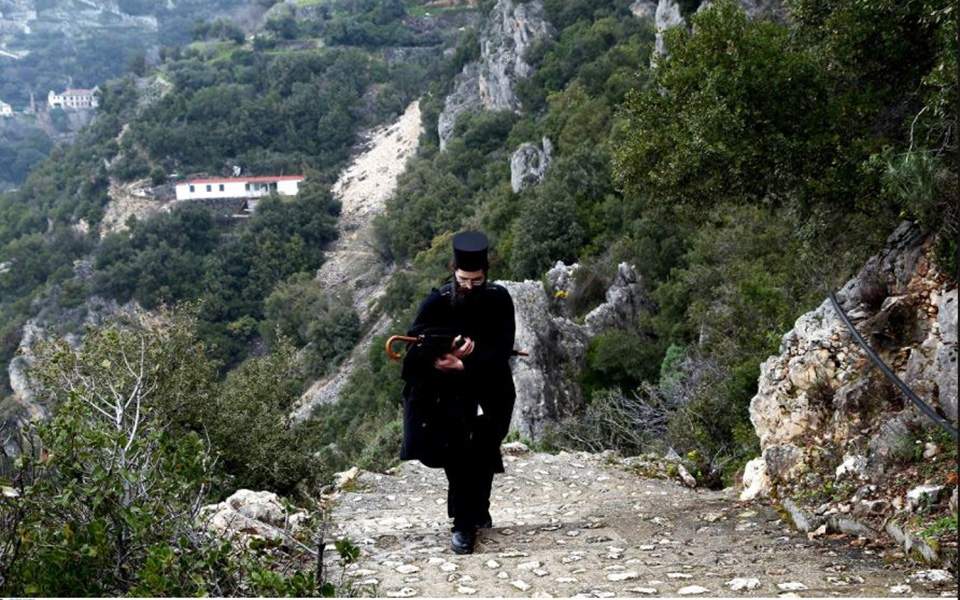 Romanian man dies on pilgrimage to Mount Athos