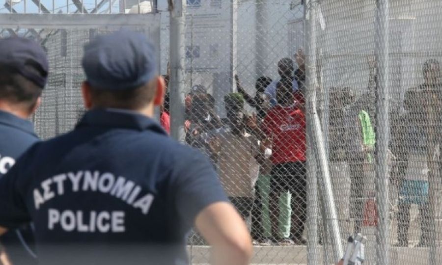 Brawl at Cypriot overcrowded migrant camp injures 25