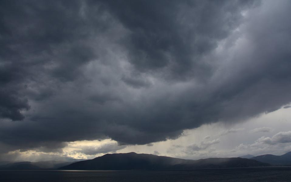 Weather to turn from Monday night, with storms spreading across country