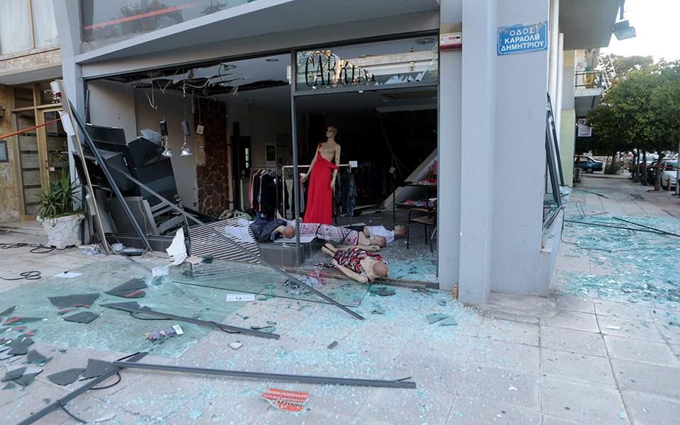 Large explosion damages furniture showroom in Maroussi