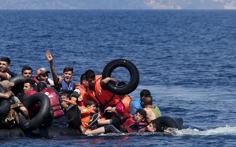 Merkel in Turkey for migrants talks as 33 people die at sea