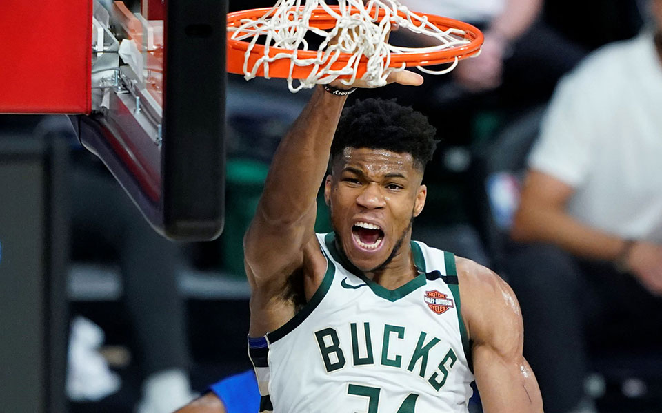 Antetokounmpo signs 5-year, $228M extension with Bucks
