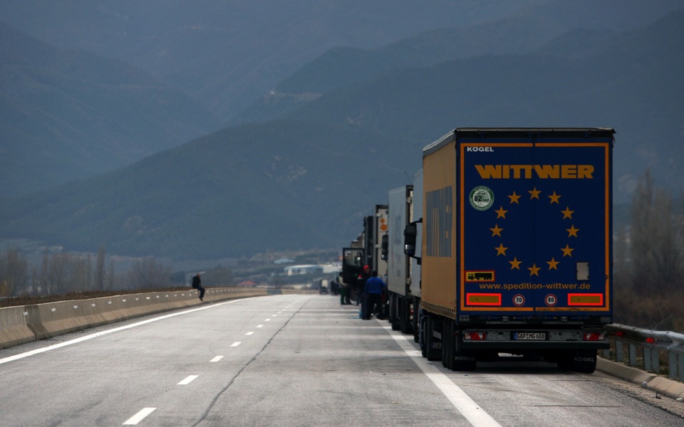 Bulgarian truckers block Greek border over farm protest
