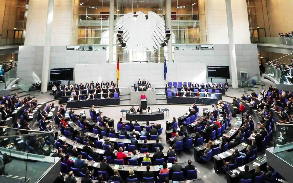 German Parliament approves last loan installment to Greece