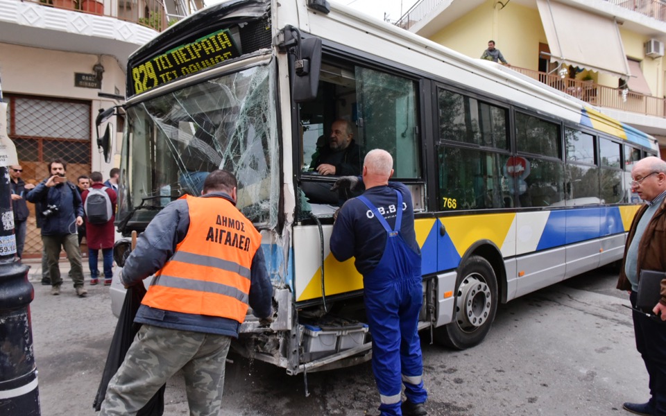 Eleven injured in bus collision in western Athens