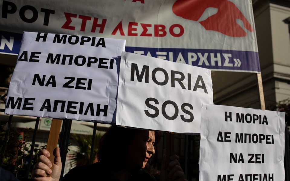 Greek government confident migration center talks will resume