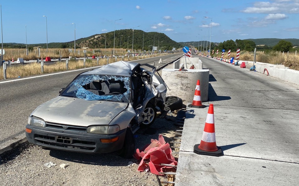 Seven dead, five injured injured in Egnatia Odos car crash