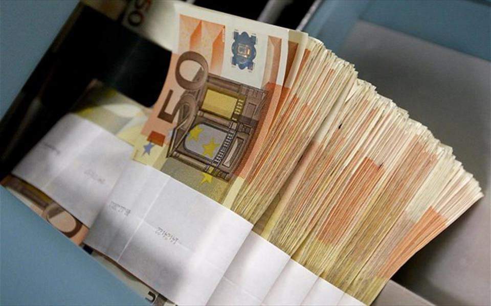 Greek budget revenues beat targets