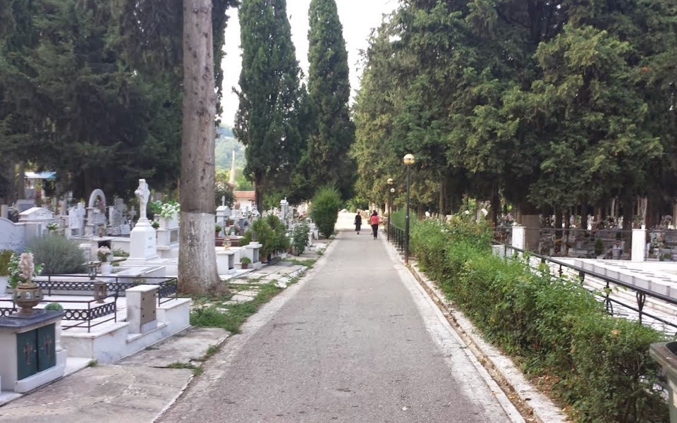 City of Athens freezes funeral charges due to cash crisis