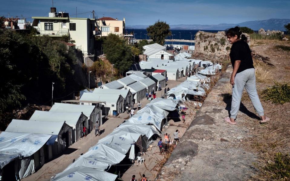 Lockdown extended to Nov. 4 for Chios migrant camp