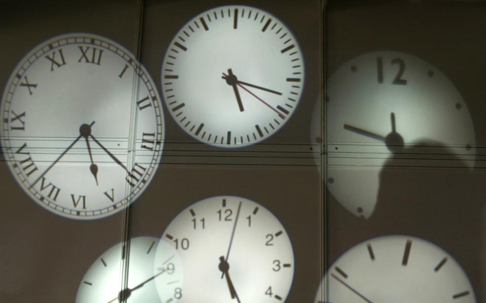 Clocks to go back an hour on Sunday morning
