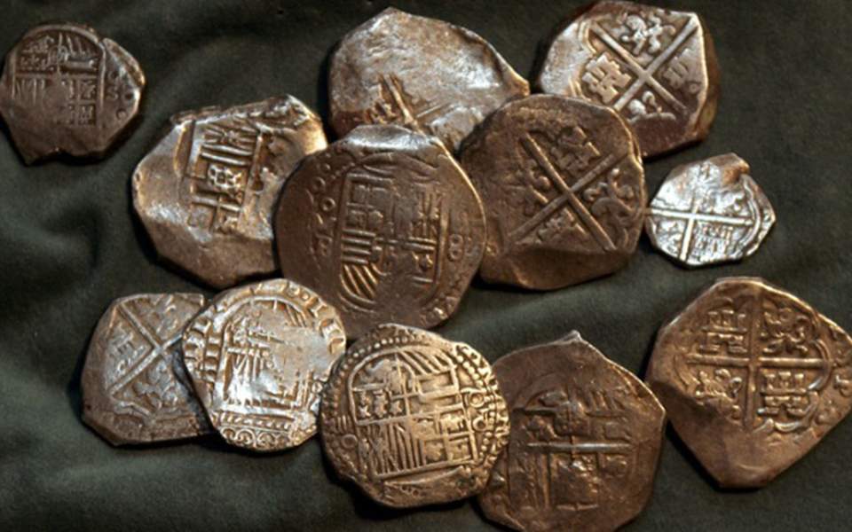 Man arrested in western Greece for possession of ancient coins