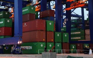 Piraeus port container workers to strike on Thursday