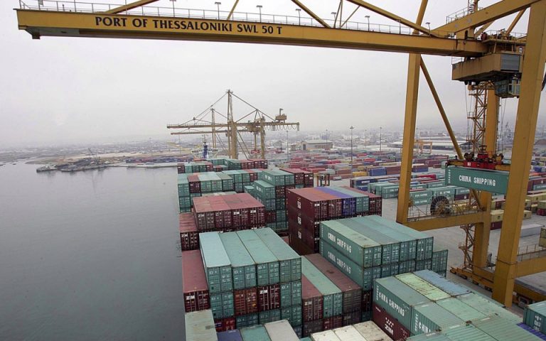 Authorities investigate container of chemical substances at Piraeus port