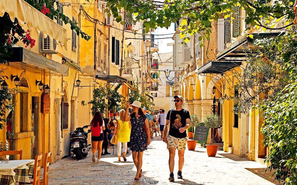 Cooperation for future of tourism on Corfu and Iraklio