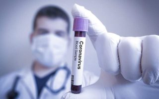 Employee in northern Greek refugee facility tests positive for coronavirus