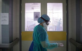 13 people test positive in western Thessaloniki nursing home