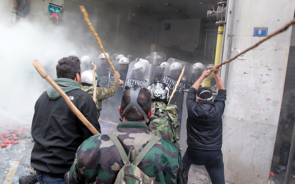 Police fire tear gas to disperse angry farmers in Athens