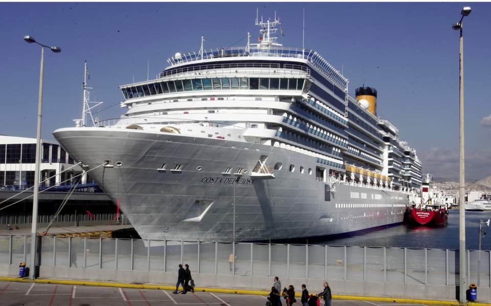 Cruise liners to berth  at Greece’s ports