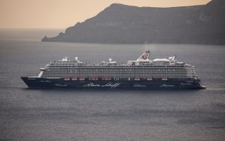Shipowners deny they suggested banning cruises for rest of tourist season