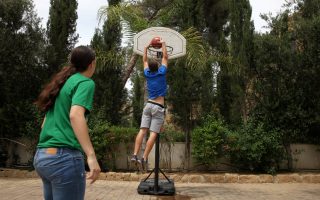 Greek, Turkish Cypriots build trust through basketball