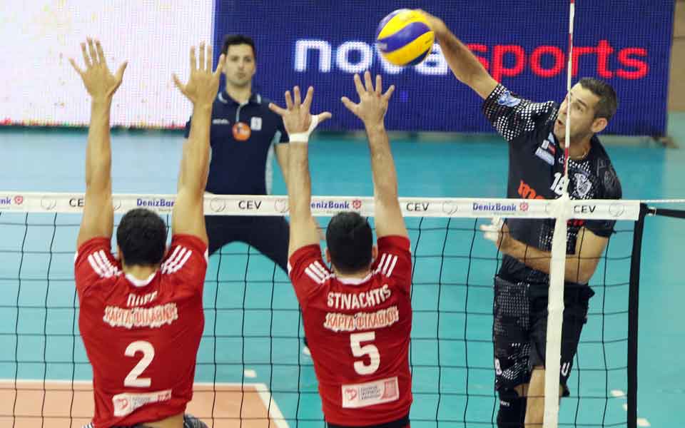 PAOK upsets Olympiakos to win volleyball league title