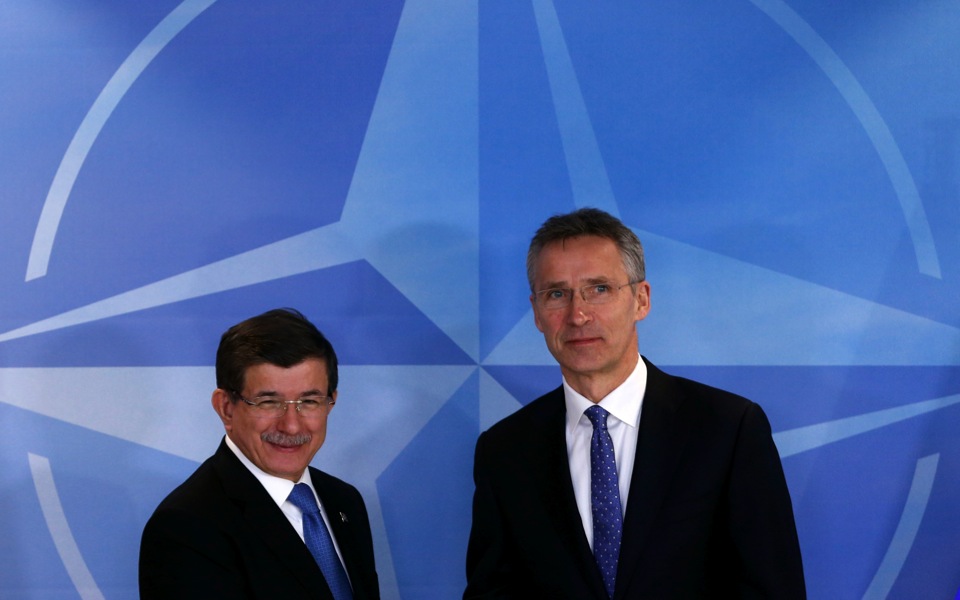 NATO says Aegean mission moving into Greek, Turkish waters