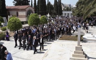 Prominent figures pay last respects to Angelos Delivorias